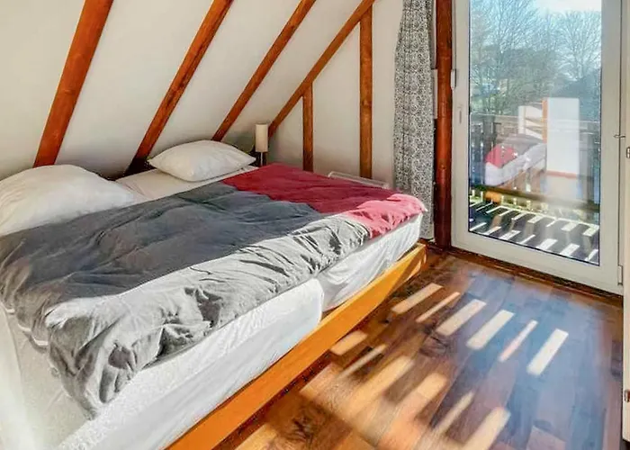 3 Bedroom Awesome In بيت للعطل