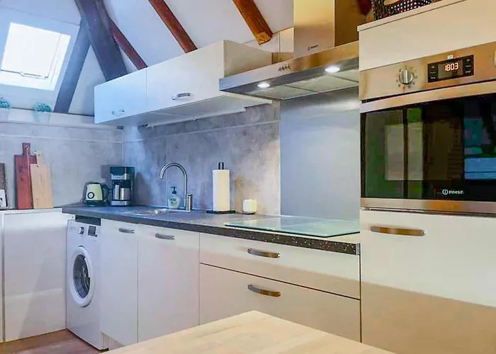 بيت للعطل 3 Bedroom Awesome In *